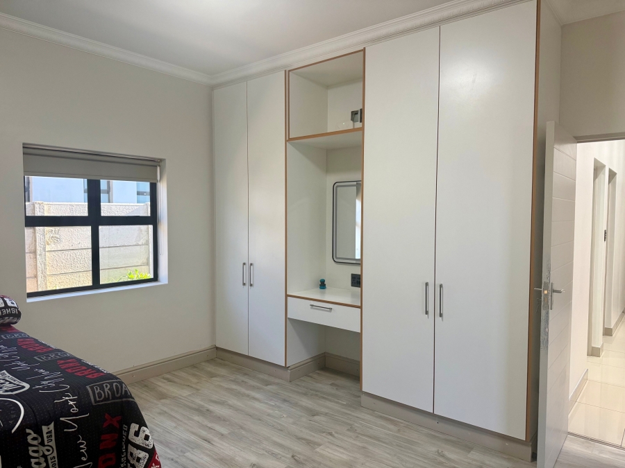 5 Bedroom Property for Sale in Tafelzicht Western Cape